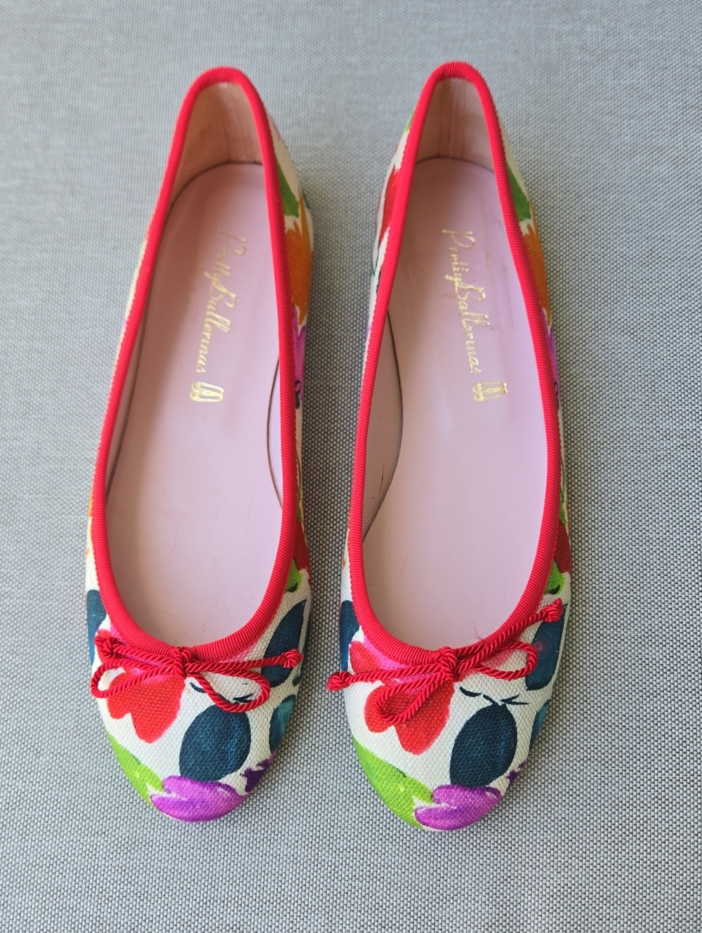 Pretty Ballerinas Floral Canvas Ballet Flats with Red Trim Size 9.5